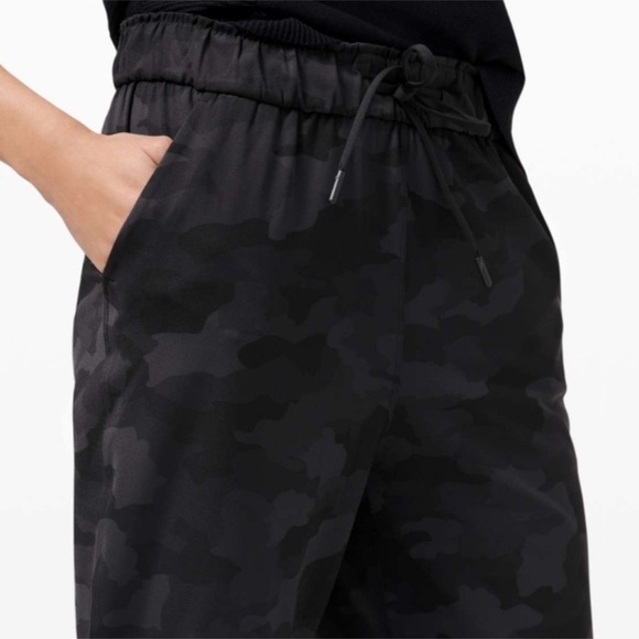 Lululemon Stretch High-Rise Jogger Full Length
Heritage 365 Camo Deep Coal Multi - Picture 4 of 9